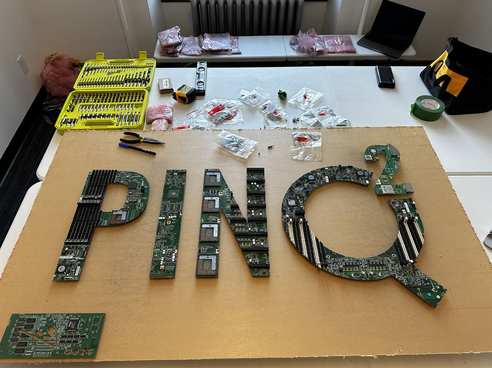 Logo PINQ² - Visuel Porte