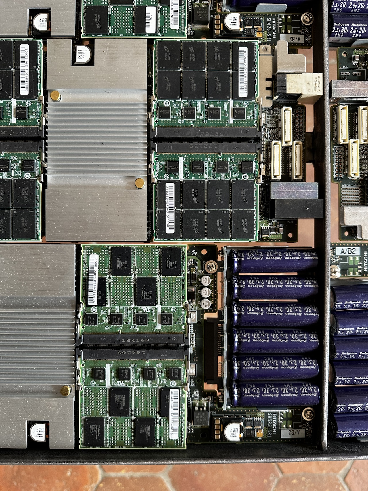 Table basse - FMD Hitachi